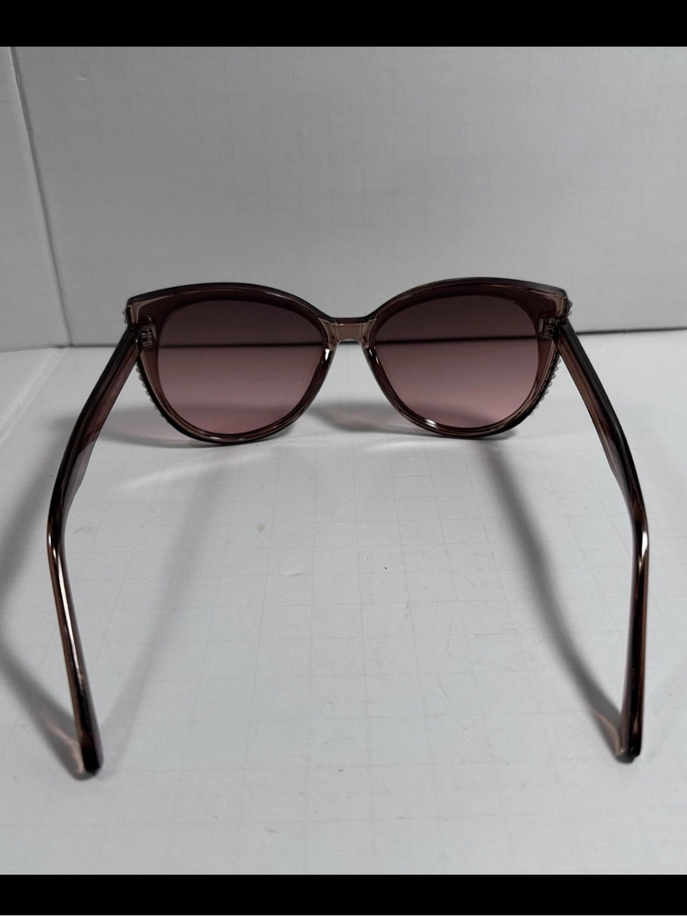 Sofia Vergara X Foster Grant Cat Eye Oversize Rhinestone Sunglasses mauve/plum - Picture 7 of 7
